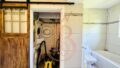 Badezimmer mit Waschraum